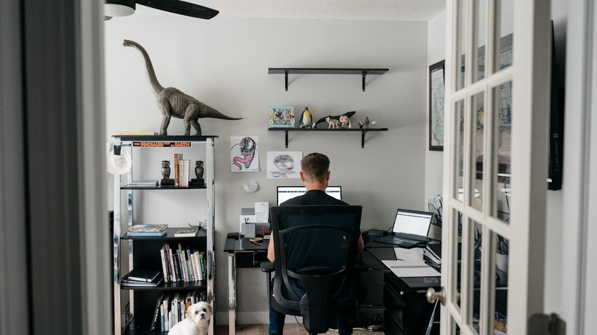 Freelancer Subcontracting: Best Practices to Scale Safely