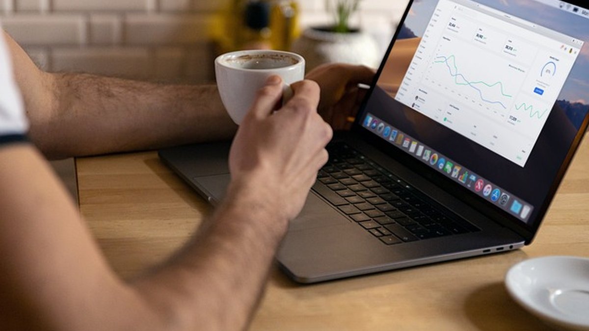How Often Should Freelancers Track Time?